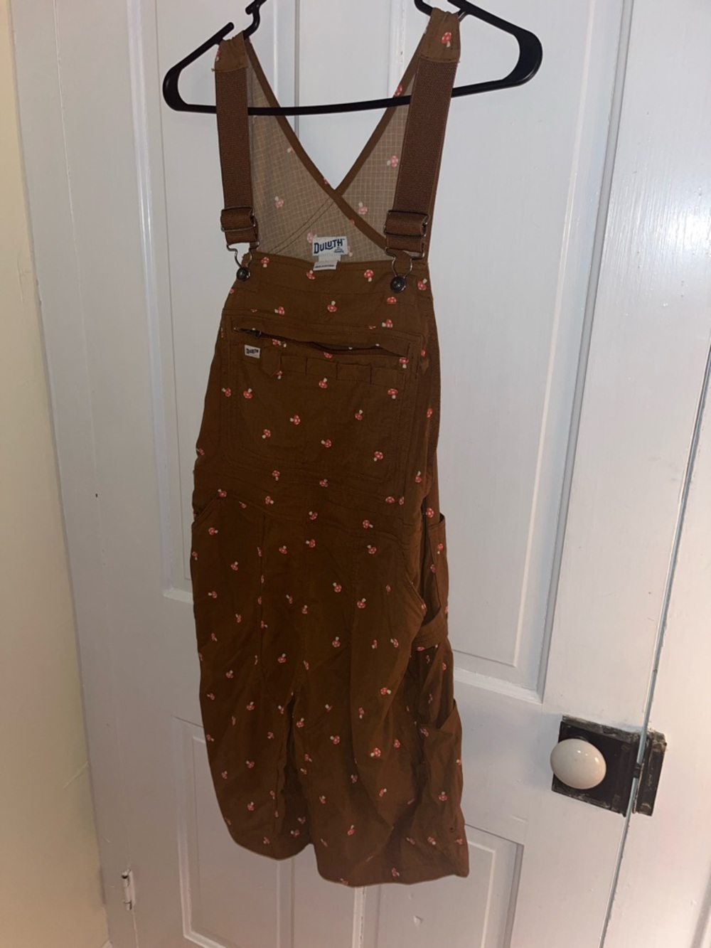 Duluth Trading Co brown mushroom Women's Overalls shorts medium